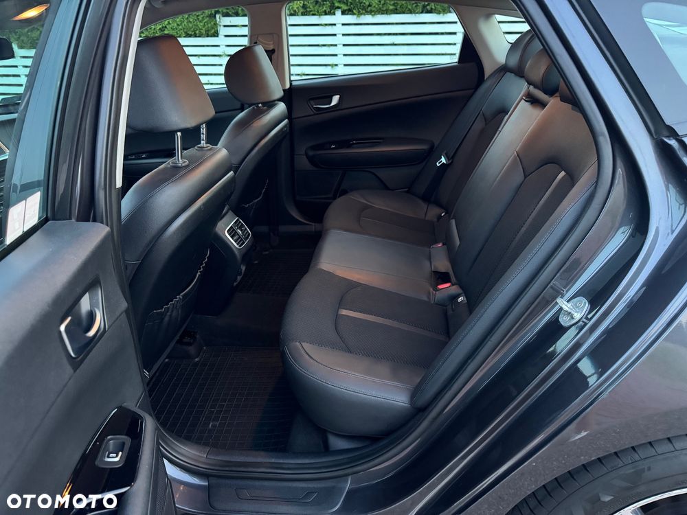 Kia Optima - 11