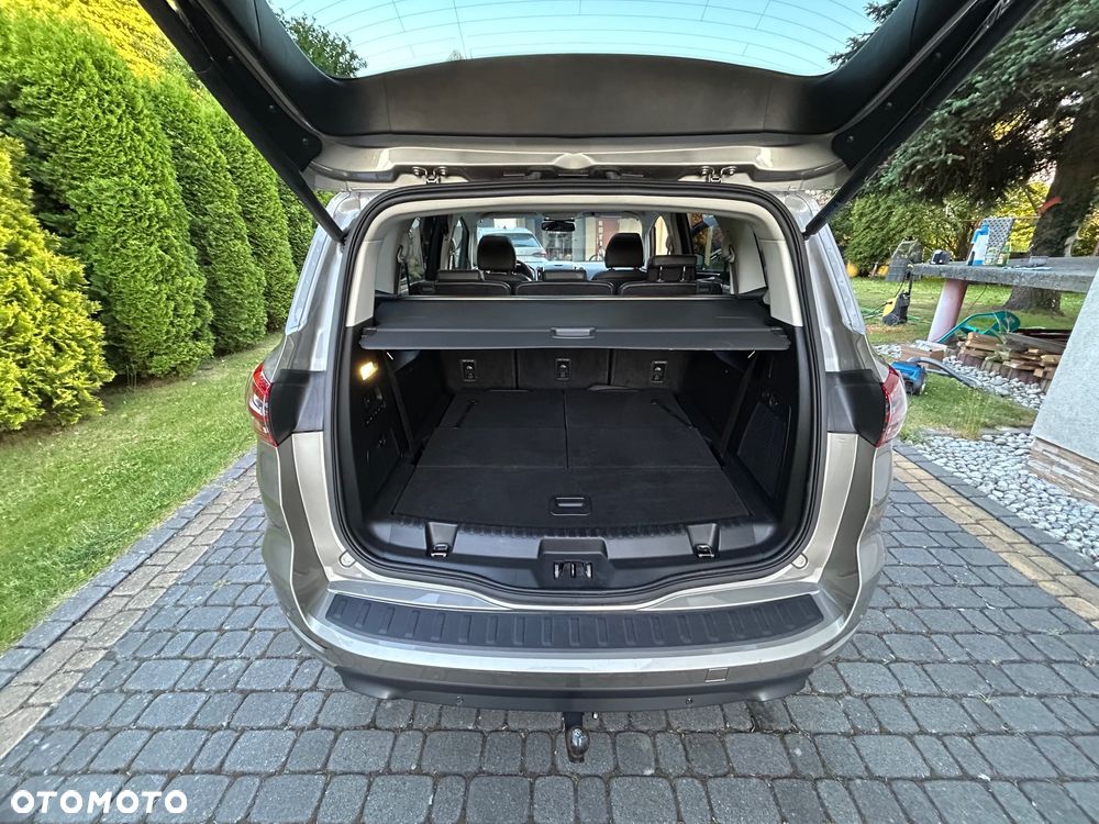 Ford S-Max - 32
