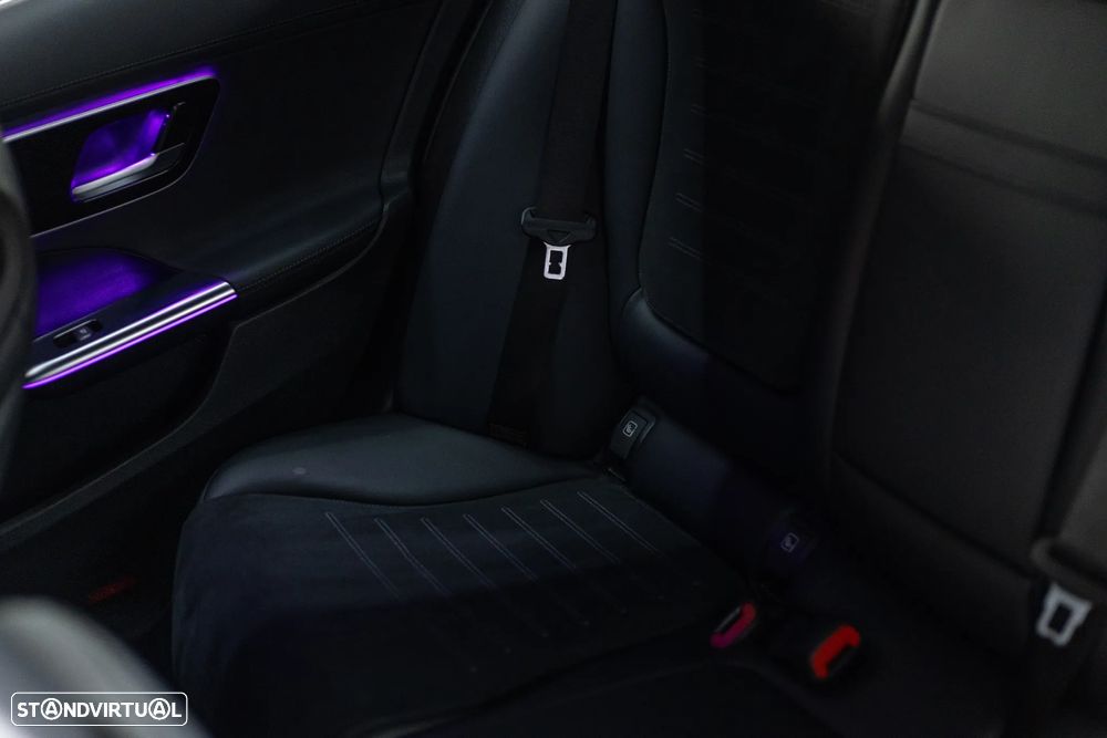 Mercedes-Benz C 300 e AMG Line - 36