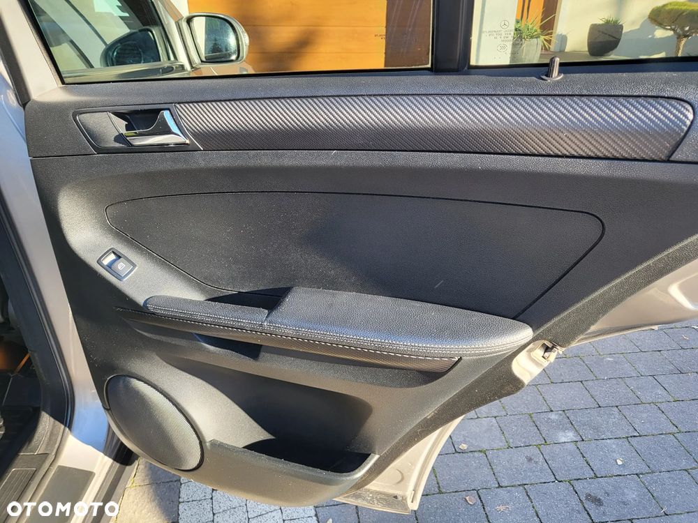 Mercedes-Benz ML - 13