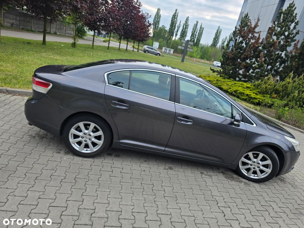 Toyota Avensis 2.0 D-4D Luna - 21