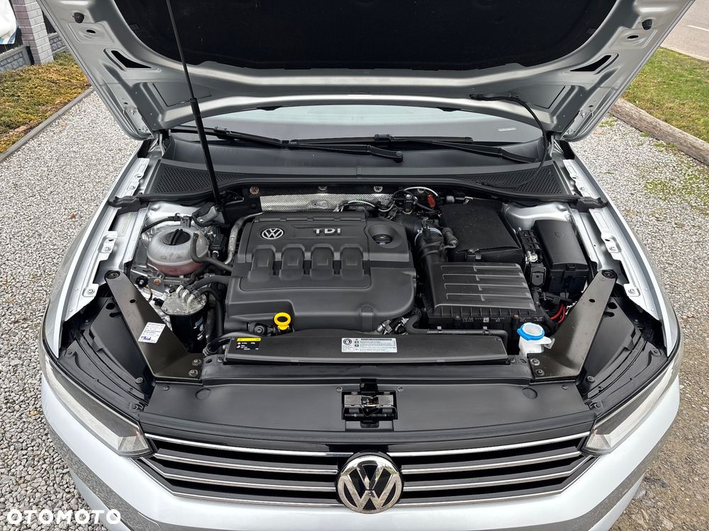 Volkswagen Passat - 18