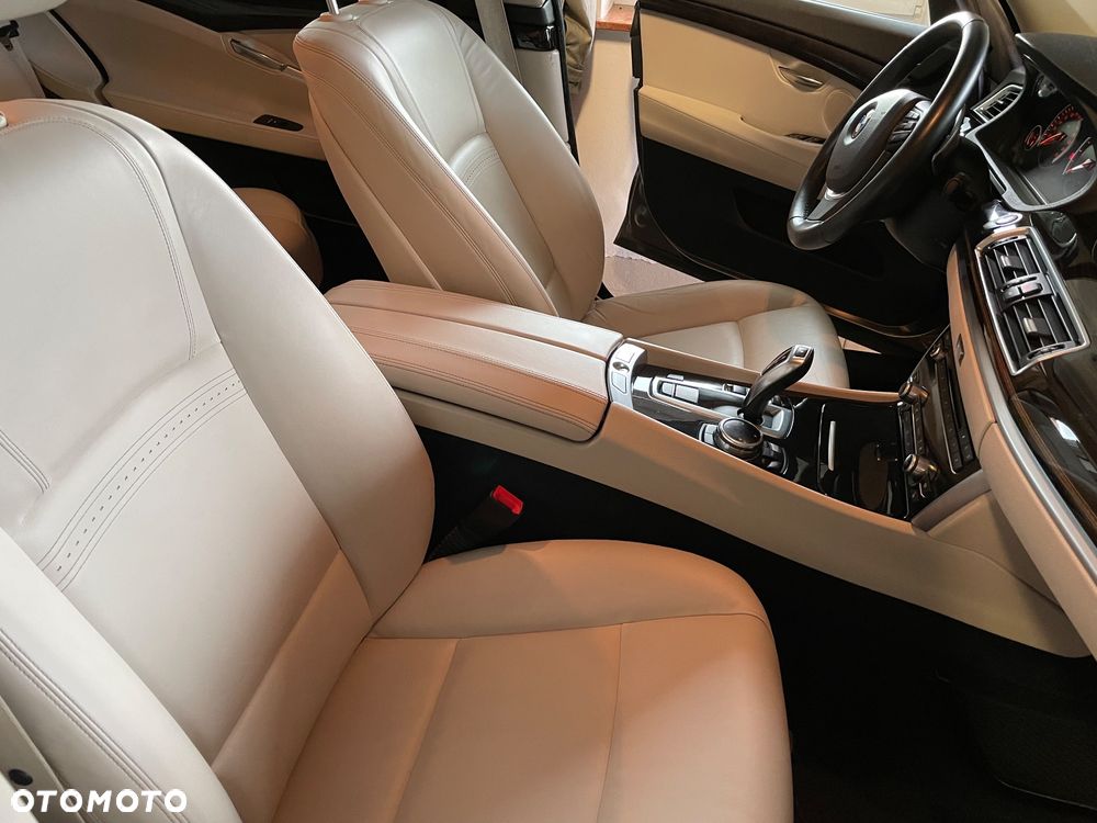 BMW Seria 5 518d Luxury Line - 8