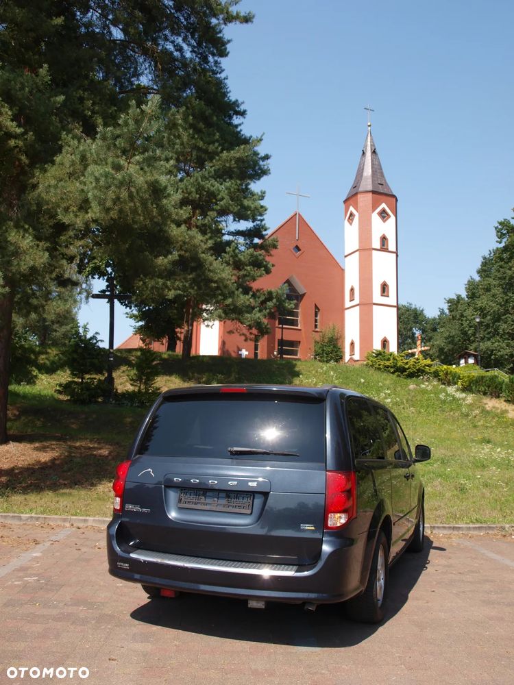 Dodge Caravan - 2