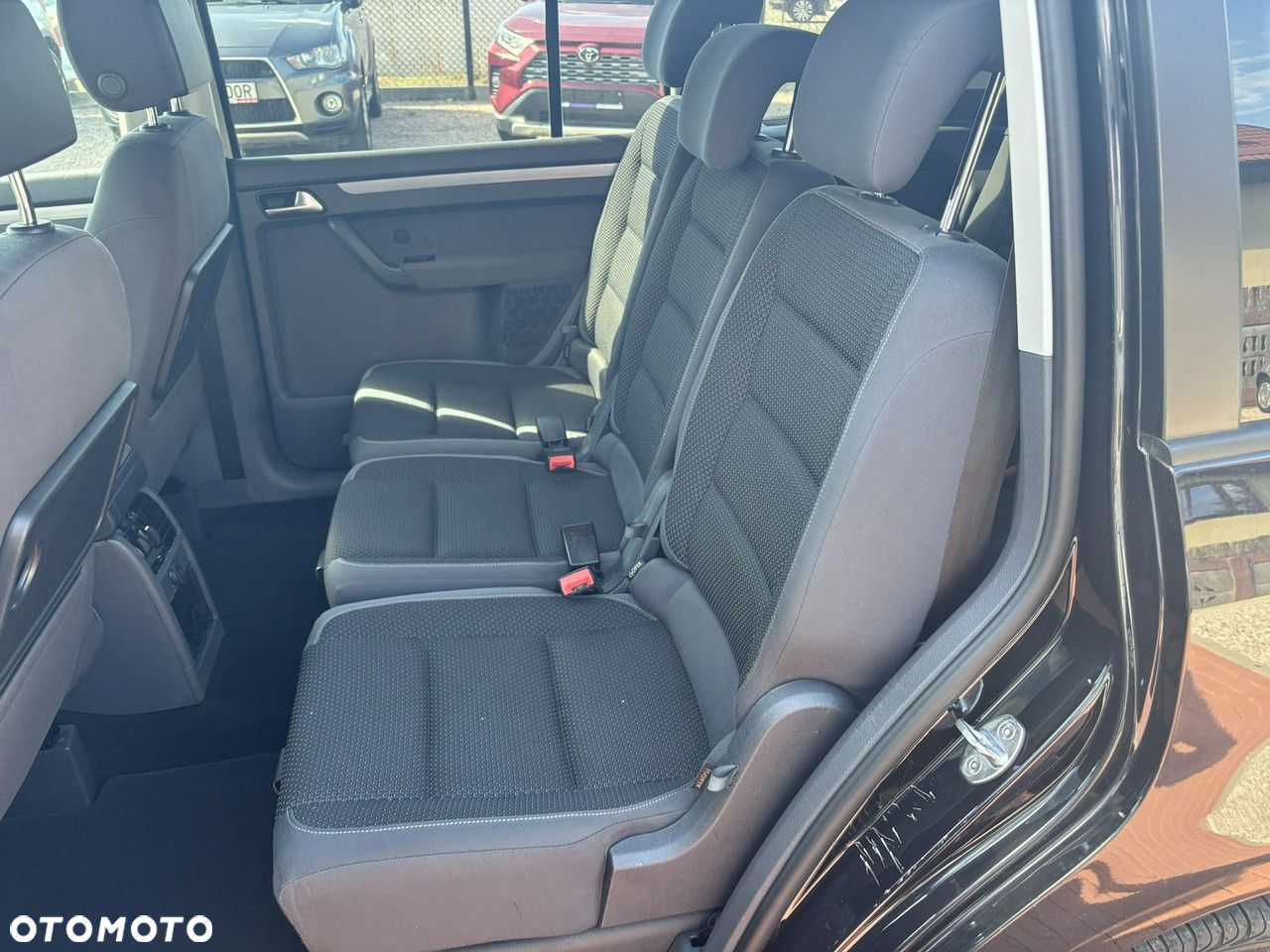 Volkswagen Touran 1.6 TDI DPF BlueMot Comfortline - 8