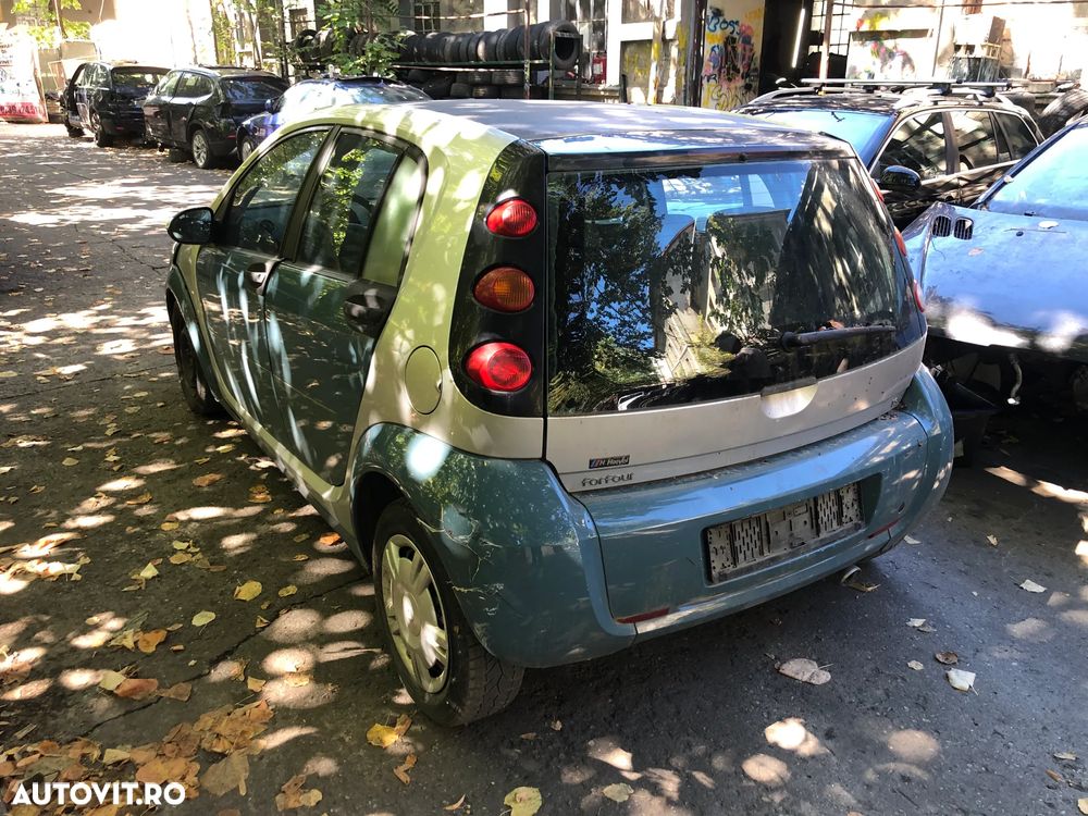 Dezmembrez Smart ForFour Bleo 1,3 benzina automat 2006 - 4