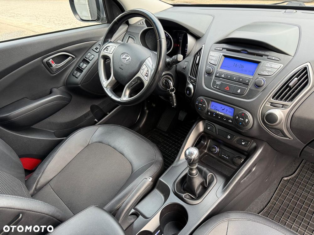 Hyundai ix35 1.6 2WD Fifa World Cup Edition - 11