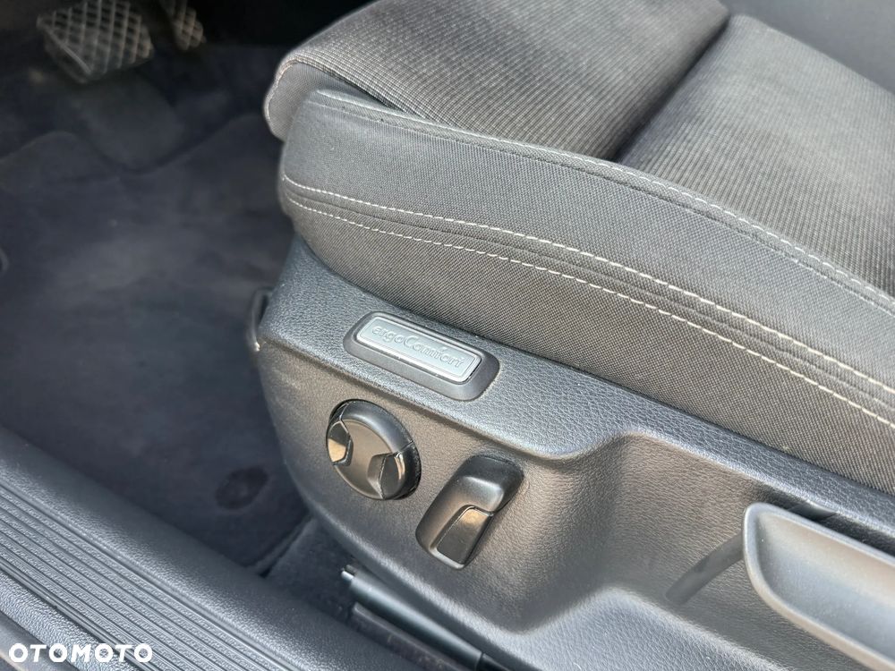 Volkswagen Passat - 16