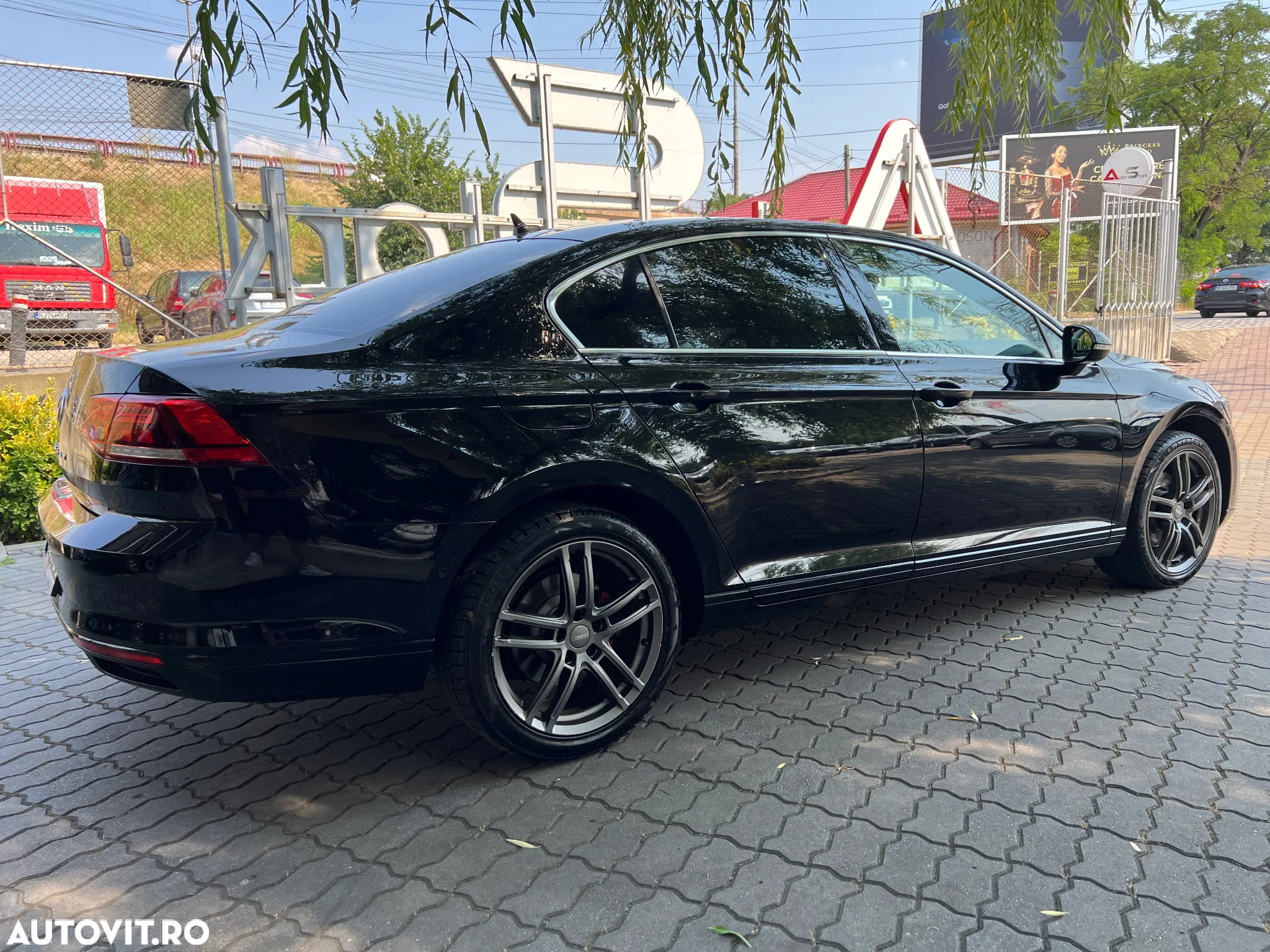 Volkswagen Passat 1.6 TDI DSG Comfortline - 15