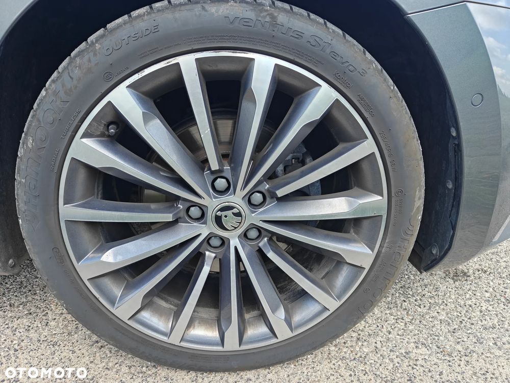 Skoda Superb 2.0 TDI SCR 4x4 L&K DSG - 8