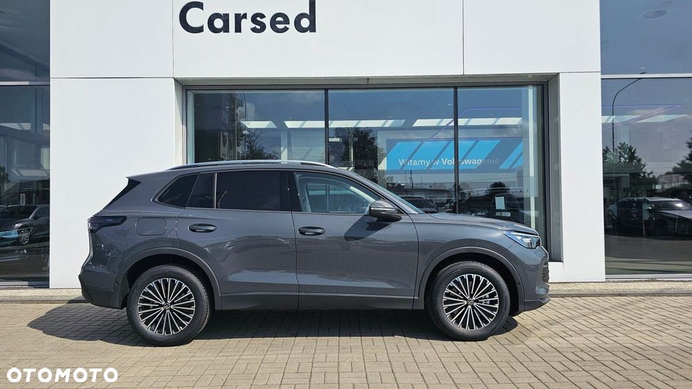 Volkswagen Tiguan - 14