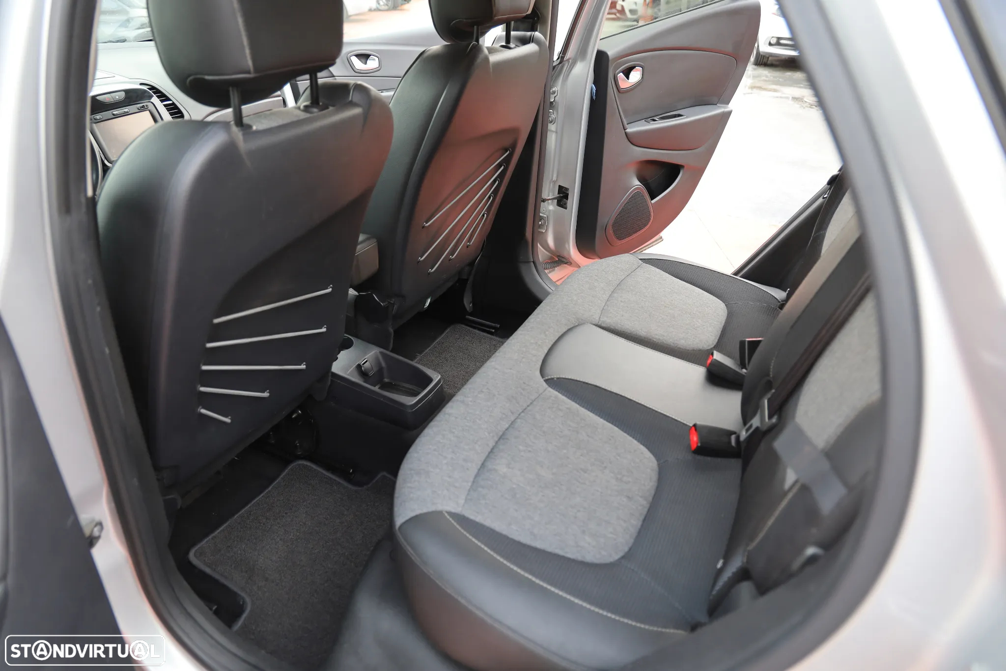 Renault Captur 1.5 dCi Exclusive - 14