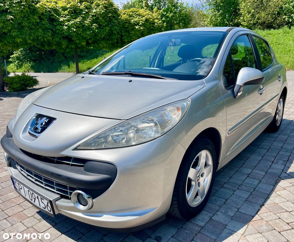 Peugeot 207 1.4 16V Trendy - 10