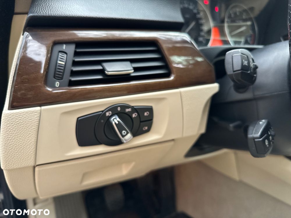 BMW Seria 3 330xi - 18