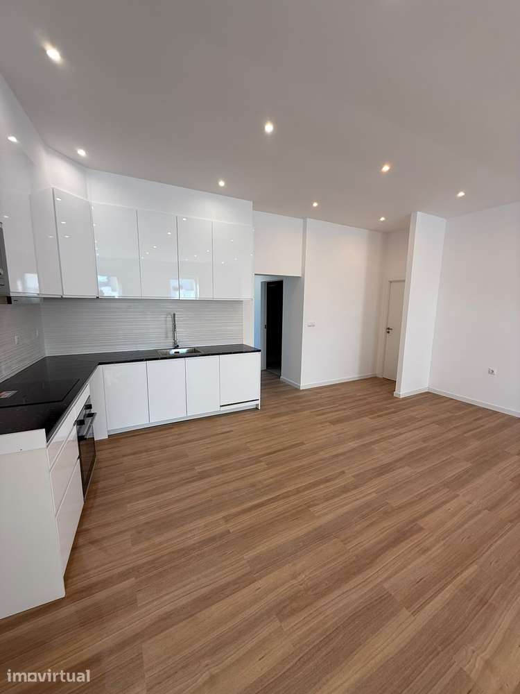 Moradia T2 moderna/Garagem/ 3 min da praia da Barra e parque Ordino. - Grande imagem: 3/12