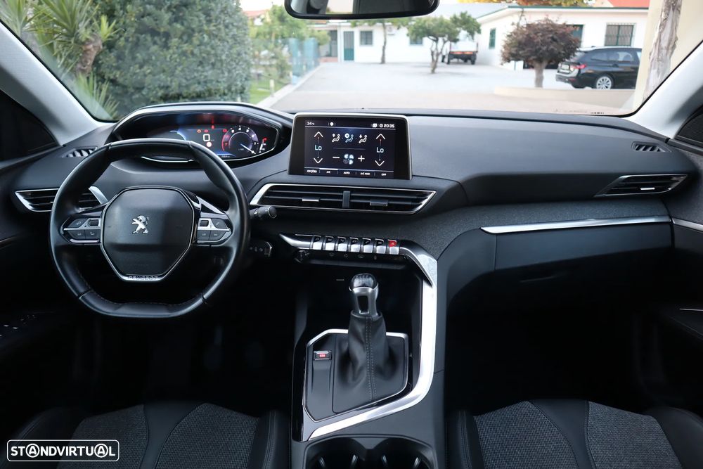 Peugeot 3008 1.2 PureTech Allure J18 - 24