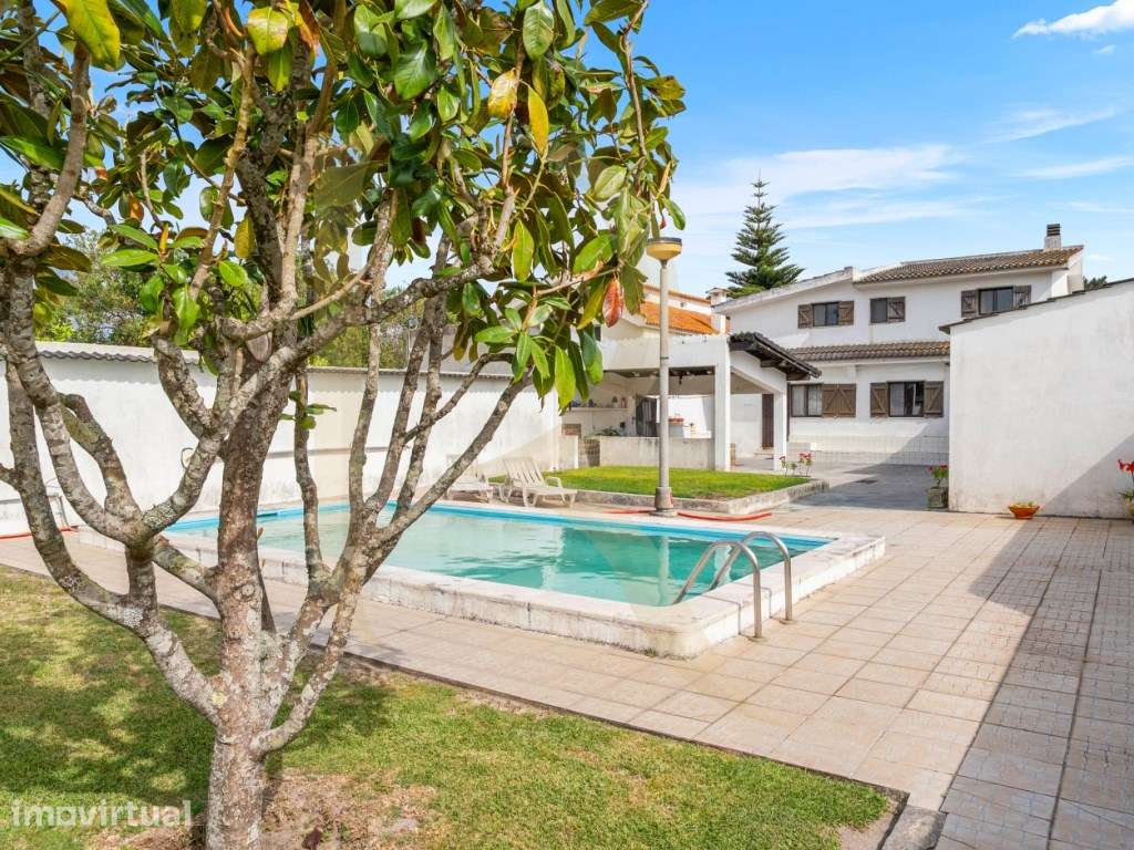 Moradia T5 com piscina e terraço na Quinta da Lobateira - Fernão Ferro - Grande imagem: 3/26