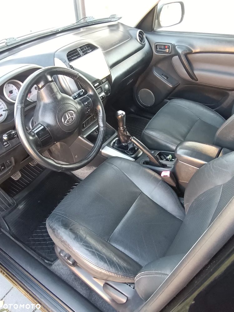 Toyota RAV4 2.0 D-4D 4x4 - 16