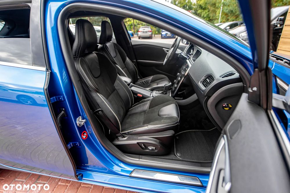 Volvo V40 D4 Geartronic RDesign - 22