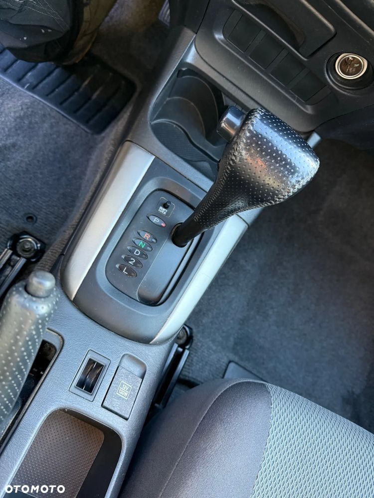 Toyota RAV4 2.0 VVT-i 4x4 - 13