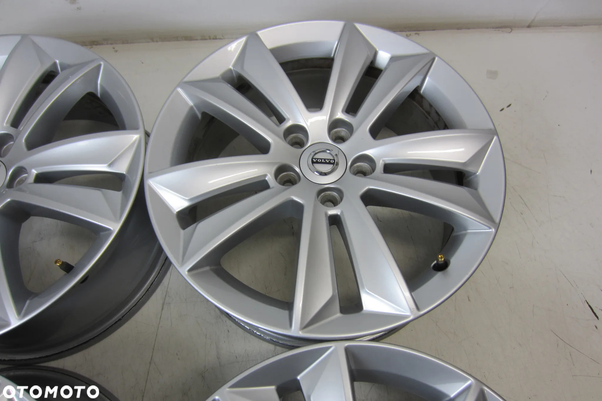 FELGI ALUMINIOWE 17  VOLVO C30 V50 V60 S60 CX30 XC60 V70 ORYGINAŁ - 4