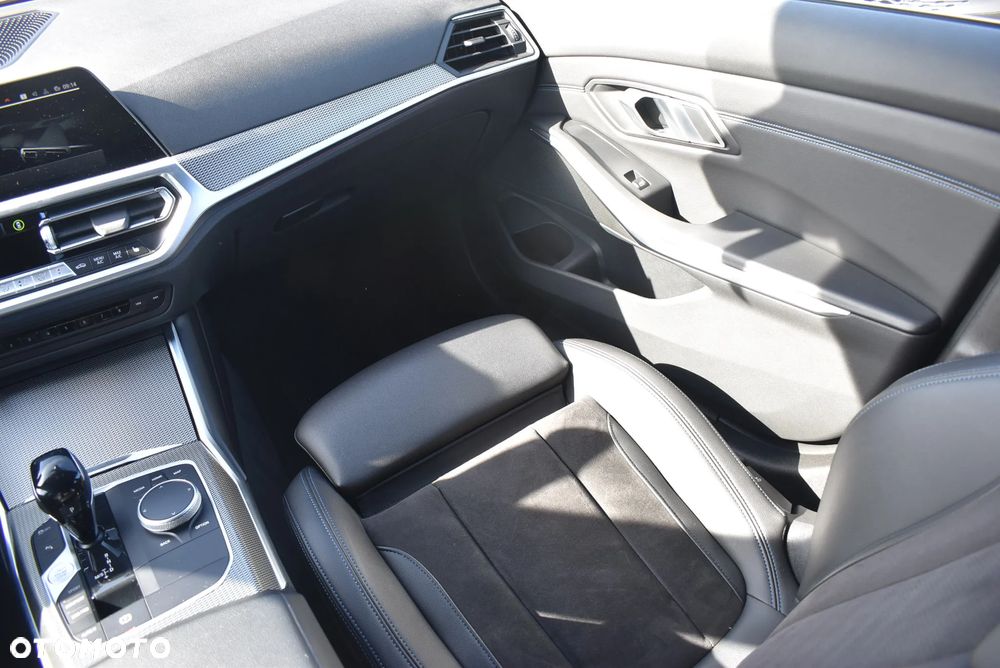 BMW Seria 3 320d xDrive MHEV M Sport sport - 20
