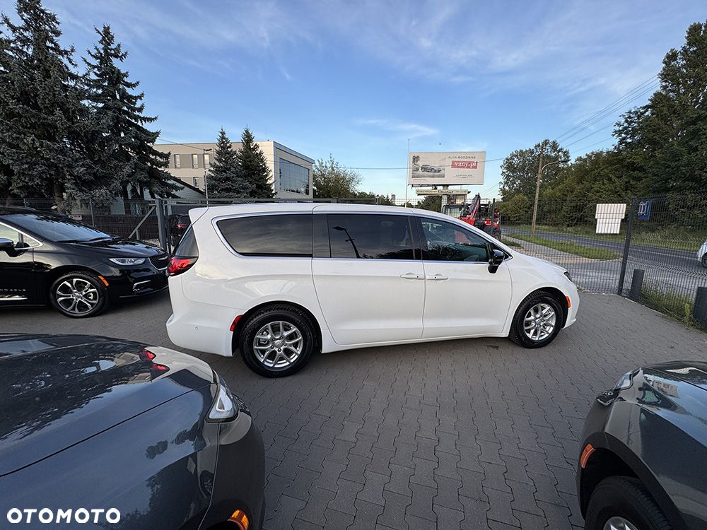 Chrysler Pacifica - 6