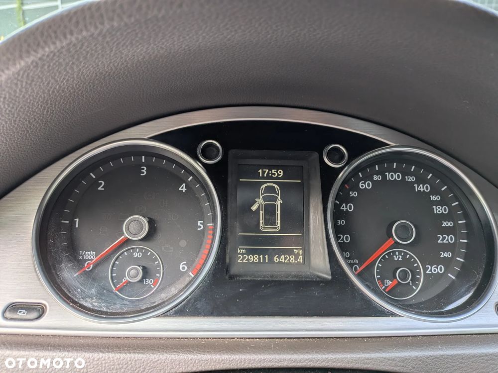 Volkswagen Passat 2.0 TDI 4Mot Trendline - 11