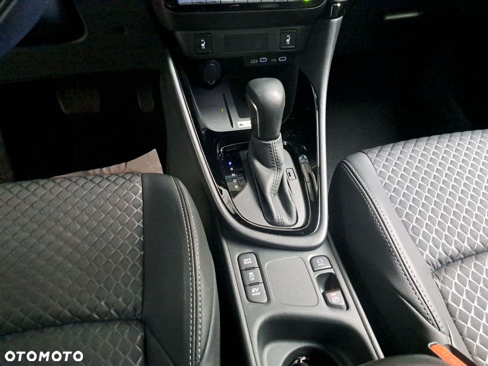 Toyota Yaris Hybrid 1.5 Executive - 23