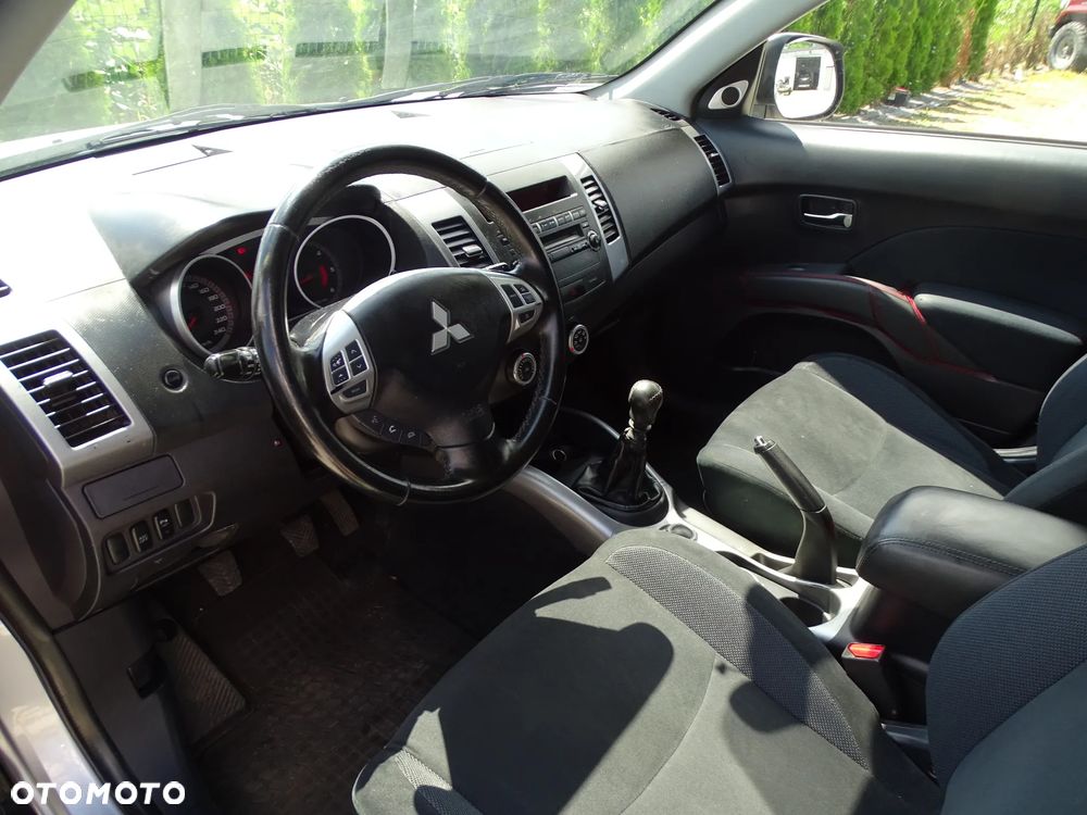 Mitsubishi Outlander 2.0 DID Instyle - 3