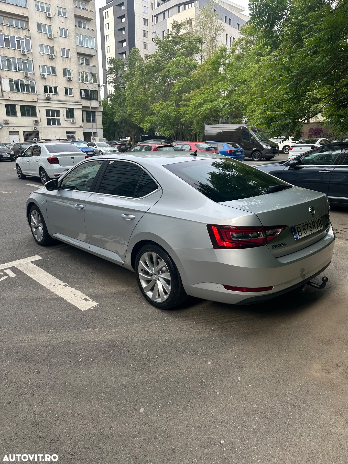 Skoda Superb 2.0 TDI DSG 4X4 Laurin & Klement - 4
