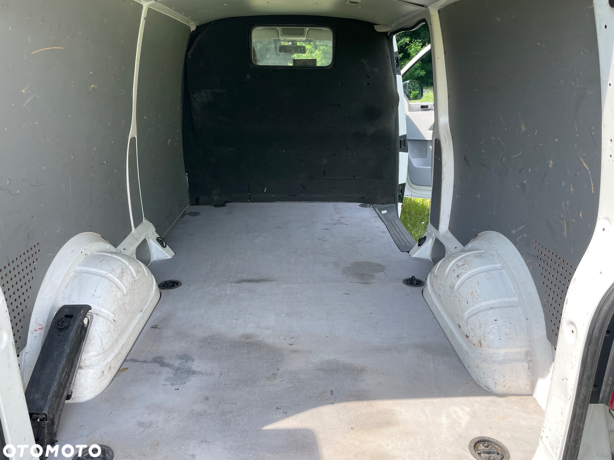 Volkswagen TRANSPORTER T5 - 22