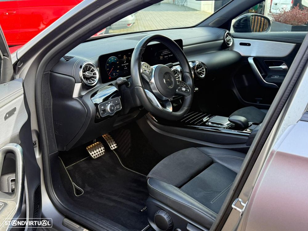 Mercedes-Benz A 250 e AMG Line - 16