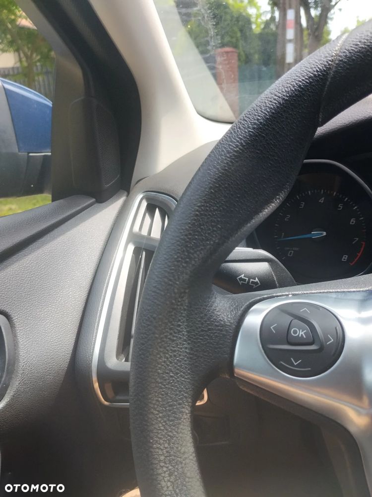 Ford Focus - 32