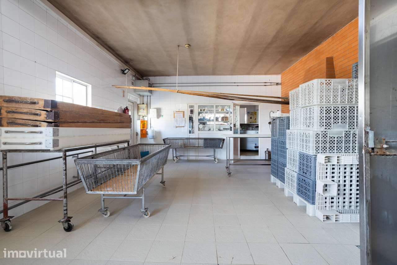 Espaço Comercial/Industrial com 715 m² no Biscainho, Santarém - Grande imagem: 5/43
