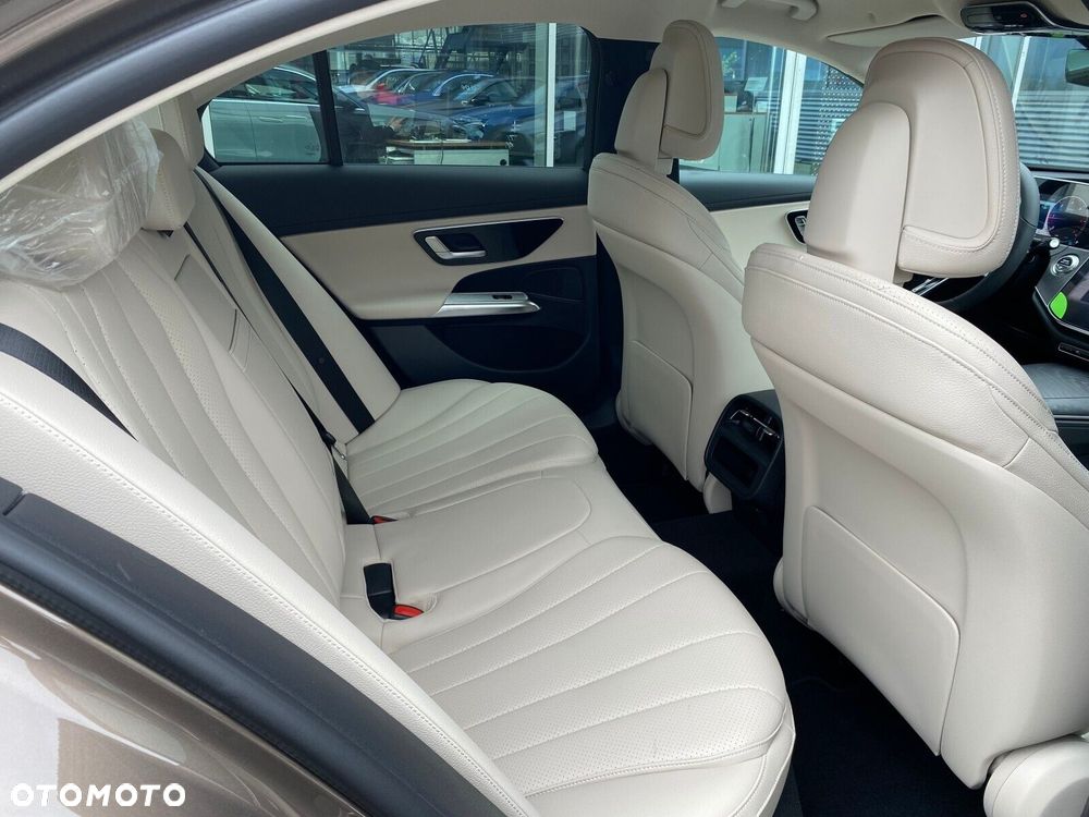 Mercedes-Benz Klasa E 220 d mHEV 4-Matic AMG 9G-Tronic - 21