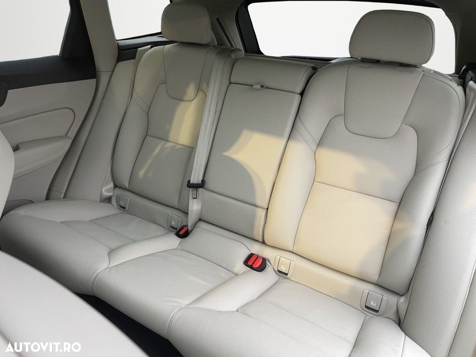 Volvo XC 60 T8 AWD AT PHEV Plus Bright - 13