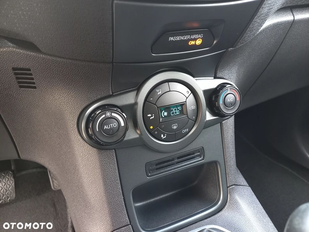 Ford Fiesta 1.25 Celebration - 15
