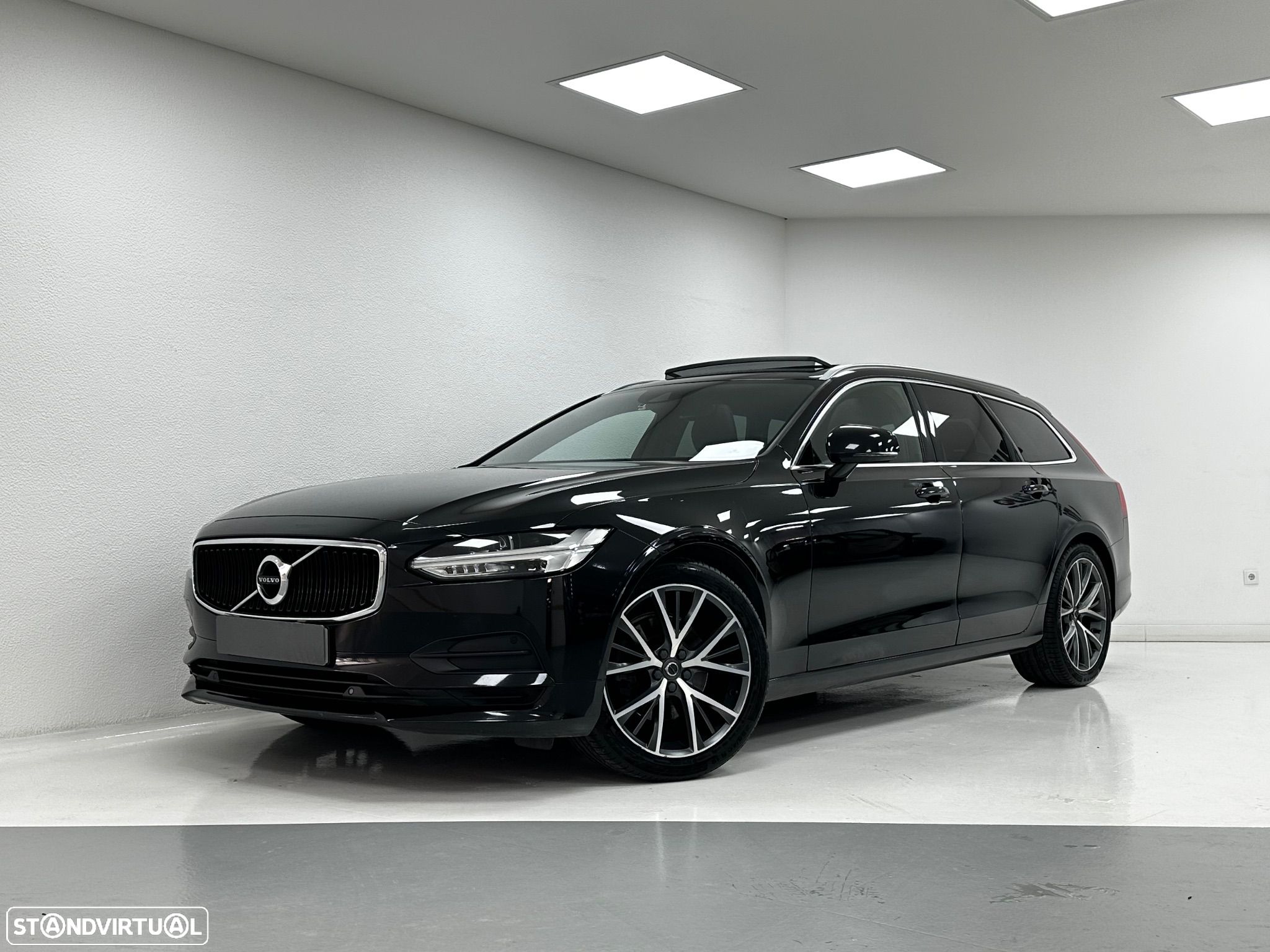 Volvo V90 2.0 D4 Momentum Plus Geartronic - 1
