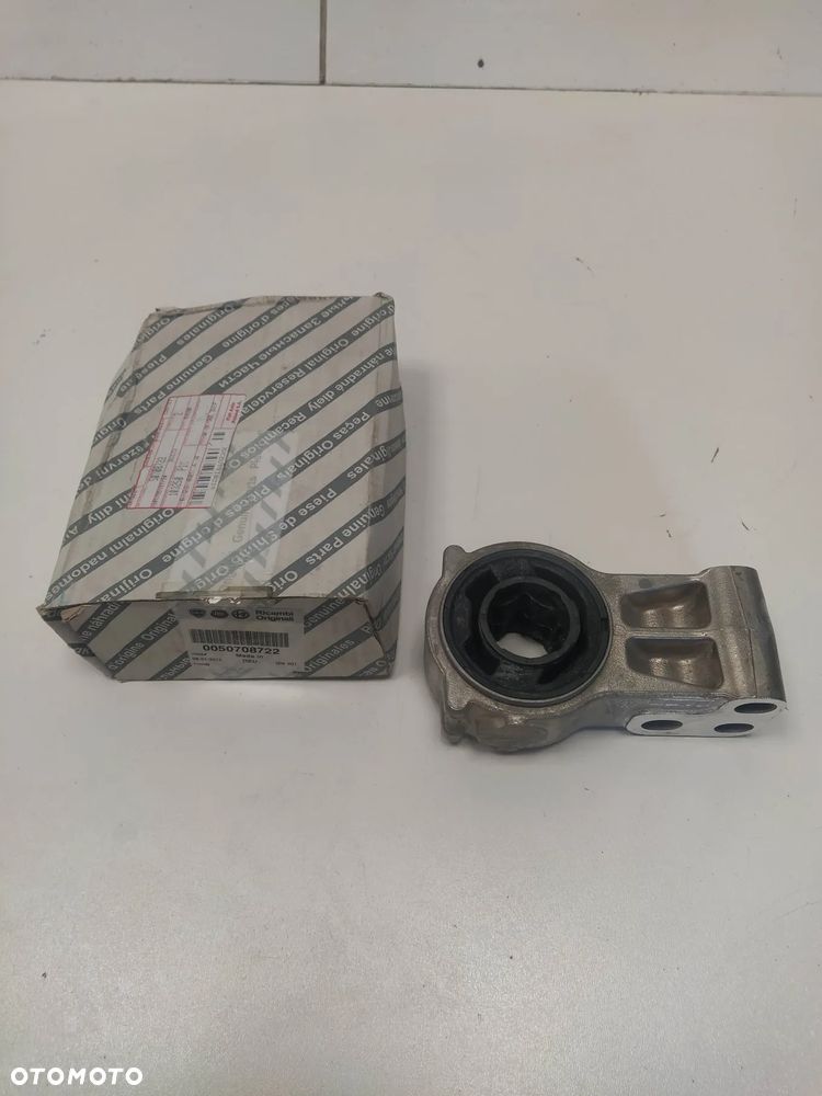 ALFA ROMEO 159 BRERA SPIDER TULEJA WAHACZA PRZÓD TYŁ PRAWY PRZEDNI - 1