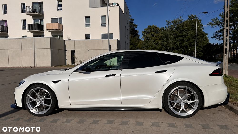 Tesla Model S - 1