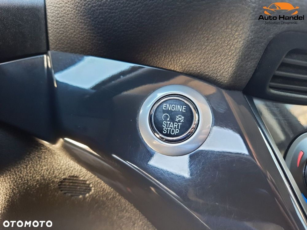 Ford Kuga 1.5 EcoBoost 2x4 Titanium - 25