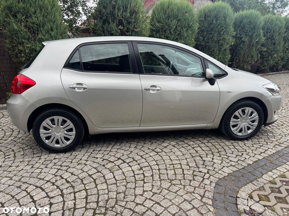 Toyota Auris 1.6 VVT-i Executive - 11