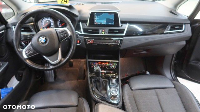 BMW Seria 2 216i - 8