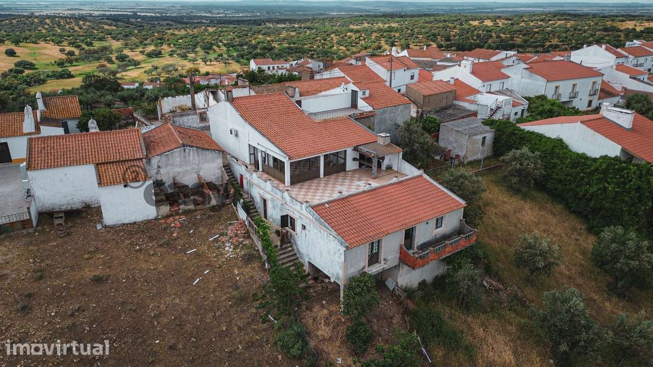 Moradia T3 e Terreno Rústico nas proximidades de Évora - Grande imagem: 2/23