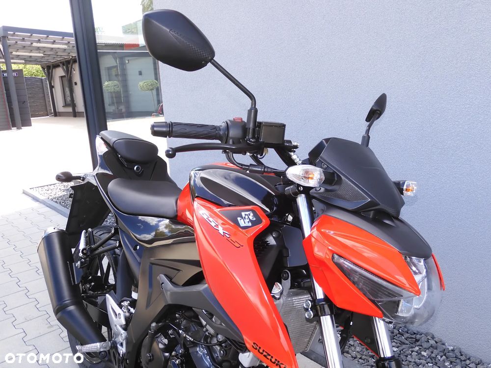 Suzuki GSX - 3