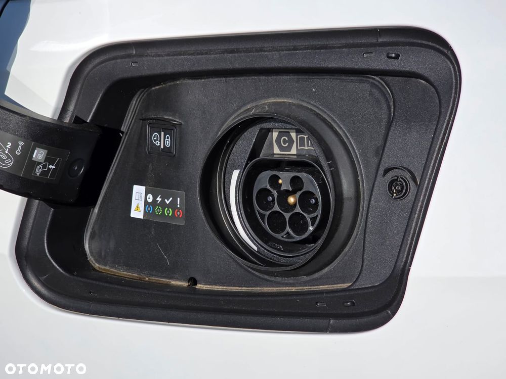 Opel Astra 1.6 T Plug-in Hybrid GSe - 32