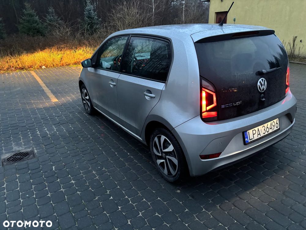 Volkswagen up! Active - 5