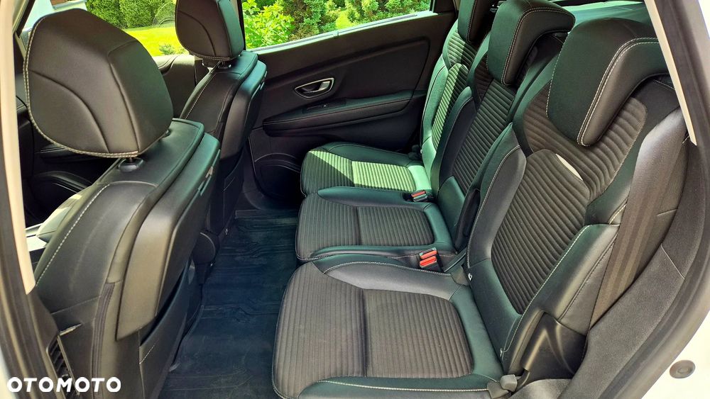 Renault Grand Scenic - 10