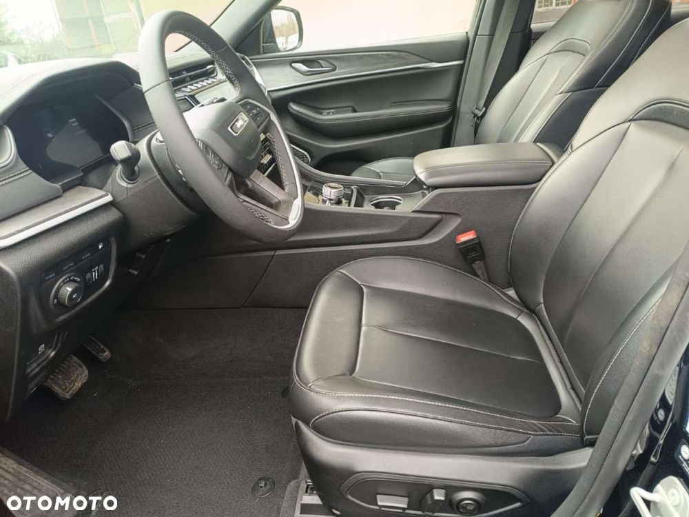 Jeep Grand Cherokee - 19